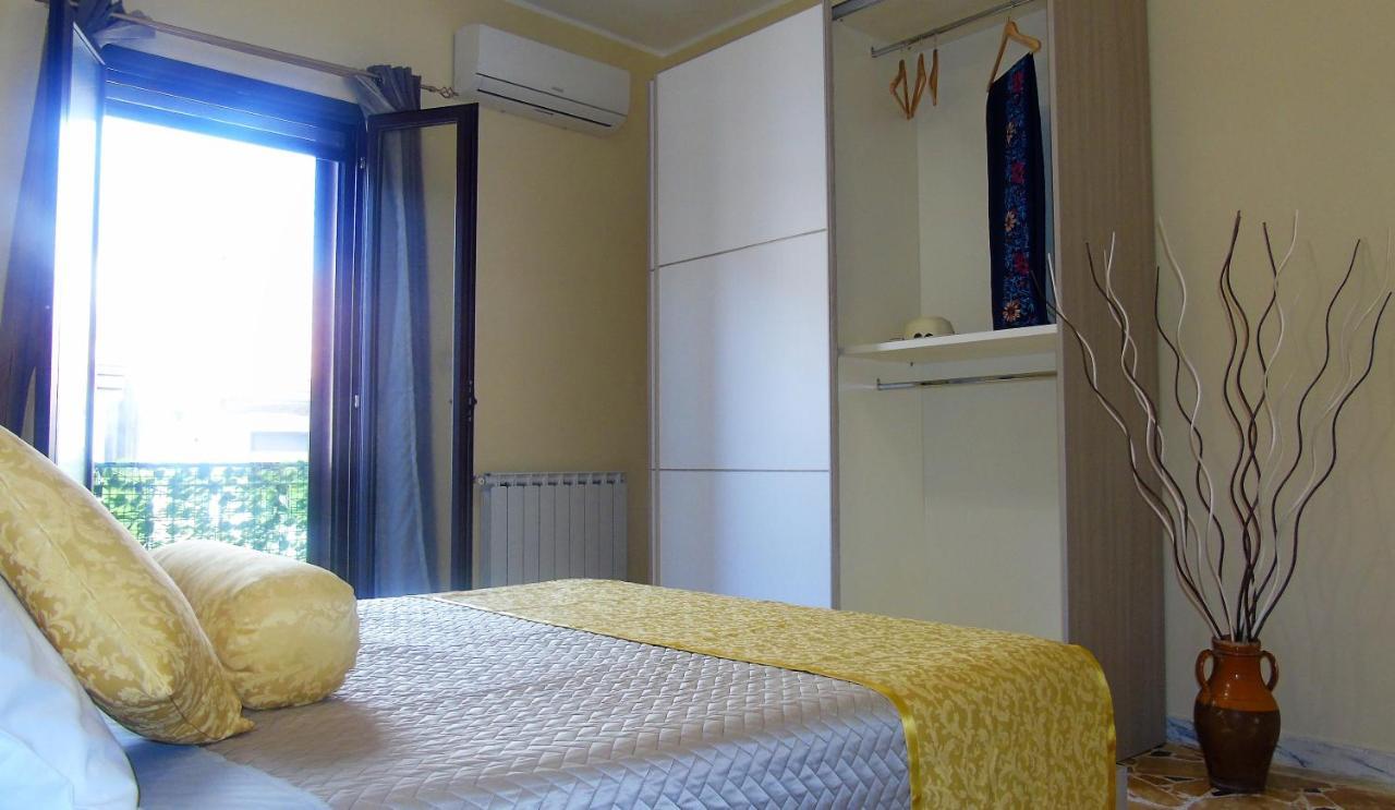 Casa Le Maioliche Lägenhet Giardini Naxos Exteriör bild