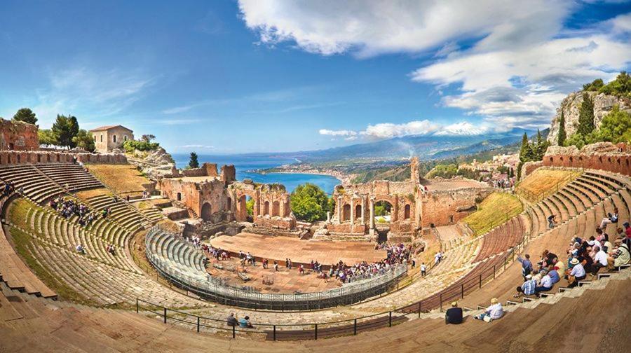 Casa Le Maioliche Lägenhet Giardini Naxos Exteriör bild