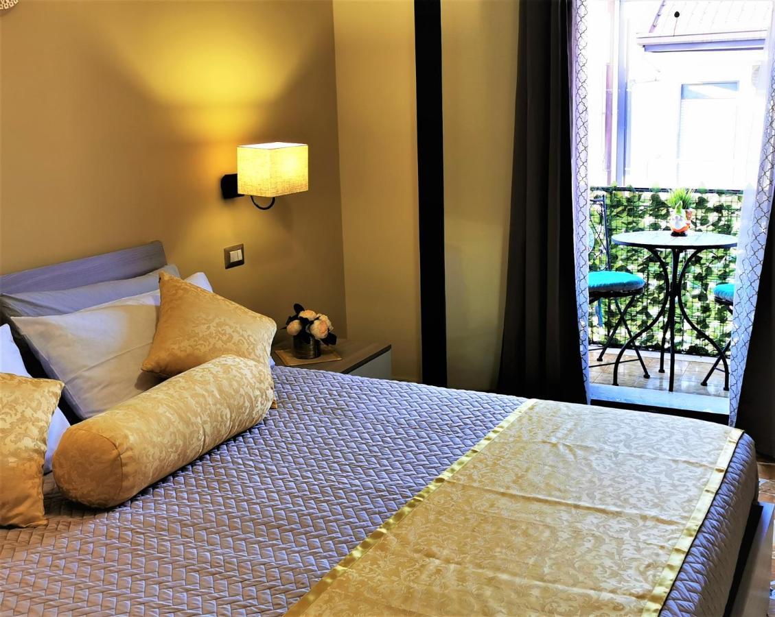 Casa Le Maioliche Lägenhet Giardini Naxos Exteriör bild