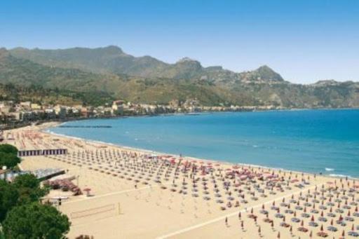 Casa Le Maioliche Lägenhet Giardini Naxos Exteriör bild