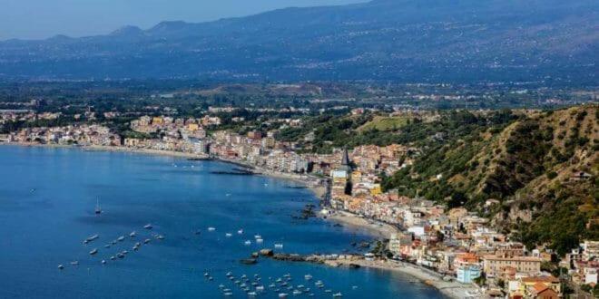 Casa Le Maioliche Lägenhet Giardini Naxos Exteriör bild