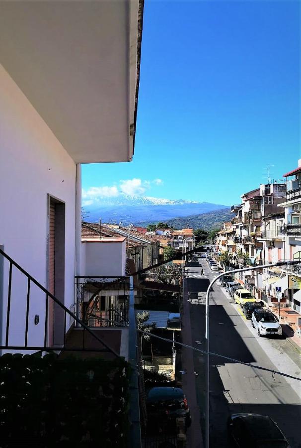 Casa Le Maioliche Lägenhet Giardini Naxos Exteriör bild