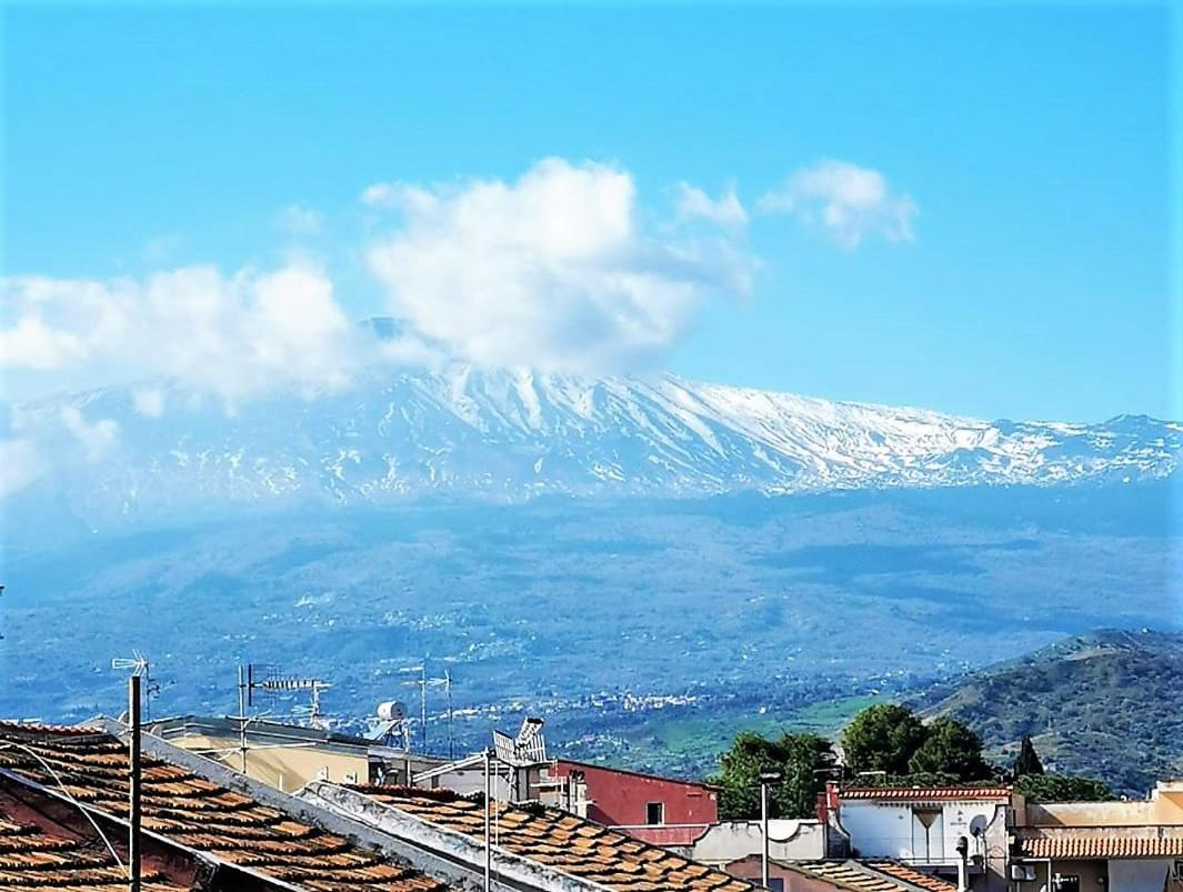 Casa Le Maioliche Lägenhet Giardini Naxos Exteriör bild
